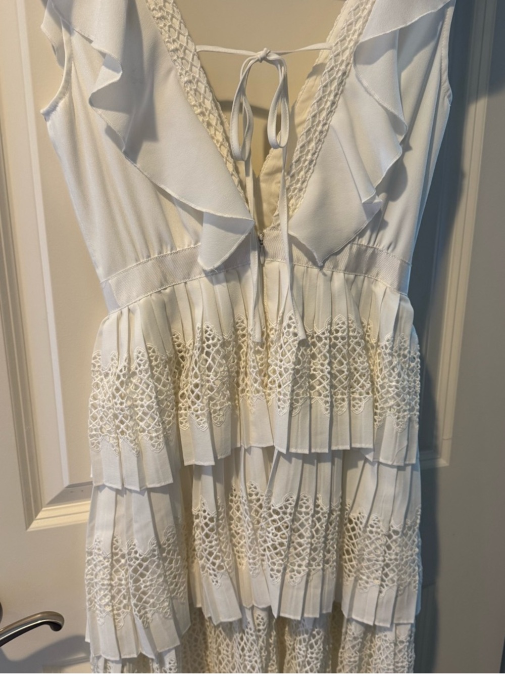 Self Portrait White Flounced Tiered Lace Sleeveless Victoria Midi Dress | 2 - Picture 8 of 9